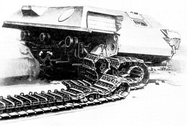 Так и не законченный сборкой корпус танка VK 3001 D на заводе компании - фото 11