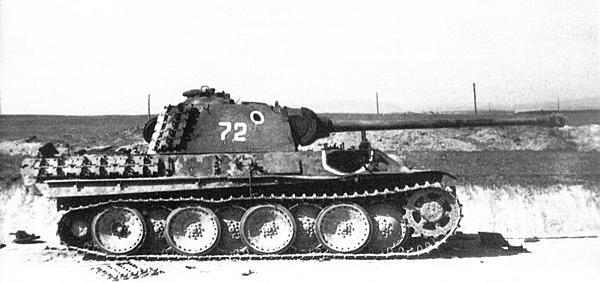 Одна из Пантер AusfG из колонны изображённой на предыдущем фото Венгрия - фото 361
