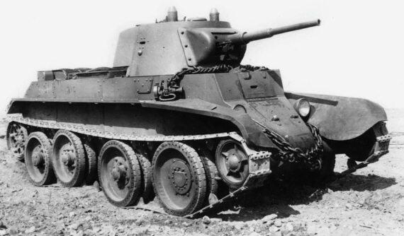 Советский колесногусеничный танк БТ7 обр1937 г В обоих случаях не имея - фото 4