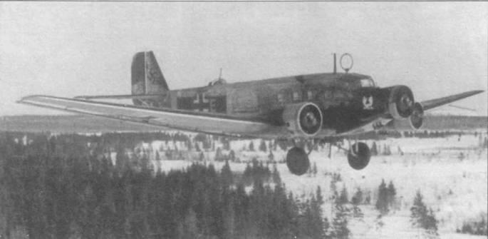 Ju523m g5e в зимней камуфлированной окраске сфотографирован в полете над - фото 1