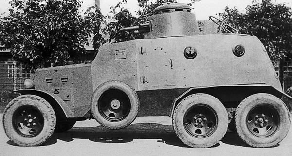 Опытный образец бронеавтомобиля Д13 вид слева Лето 1931 года Хорошо видна - фото 13