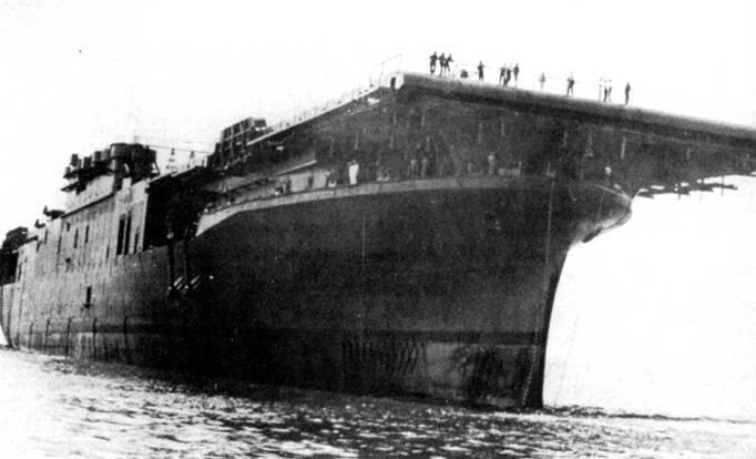 Авианосец CV9 Эссекс снимок сделан сразу после спуска корабля на воду - фото 20