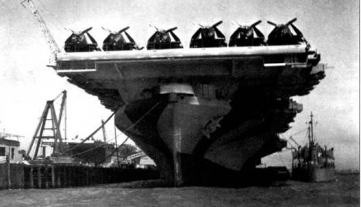 Авианосец CV11 Интрепид пополняет запасы в ХантерзПойнт июнь 1944 г - фото 22