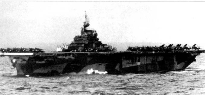 Авианосец CV12 Хорнет в водах Окинавы 27марта 1945 г Эсминец DD660 - фото 34