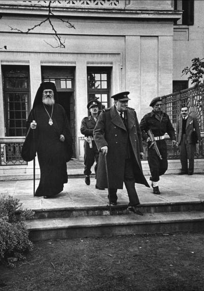 Черчилль в Афинах с архиепископом Дамаскином декабрь 1944 г Британские - фото 67