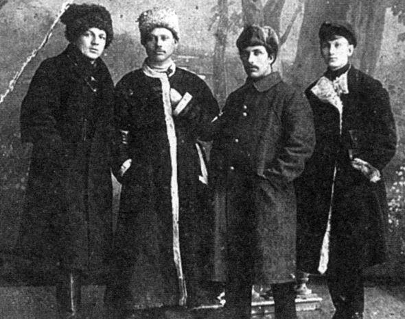 Красные партизаны Генераллейтенант Семенов с группой офицеров Нарукавные - фото 24