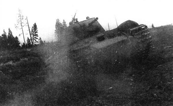 Танк КВ1 в атаке Ленинградский фронт 1941 год Летом 1940 года началось - фото 4