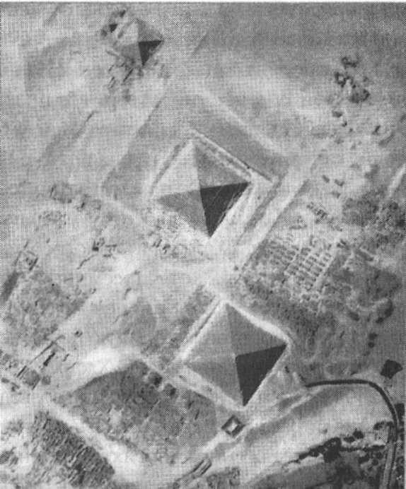 Аэрофотоснимок сделанный в середине XX века с борта самолета прямо над - фото 2