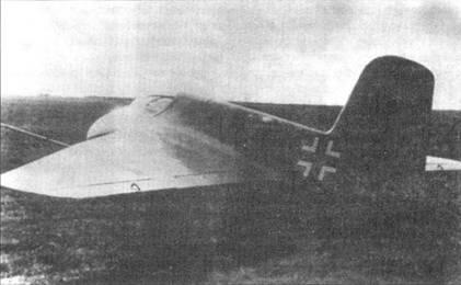 Me 163А в двухцветном камуфляже выруливает ни старт Результаты заставили RLM - фото 19
