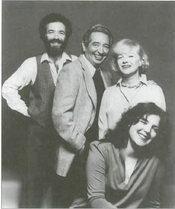 Семейство Уоллес слева направо Дэвид Ирвинг Сильвия и Эйми Согласно - фото 2