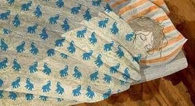 Нетрудно догадаться что Таня накроется этим одеялом и проспит как минимум до - фото 7