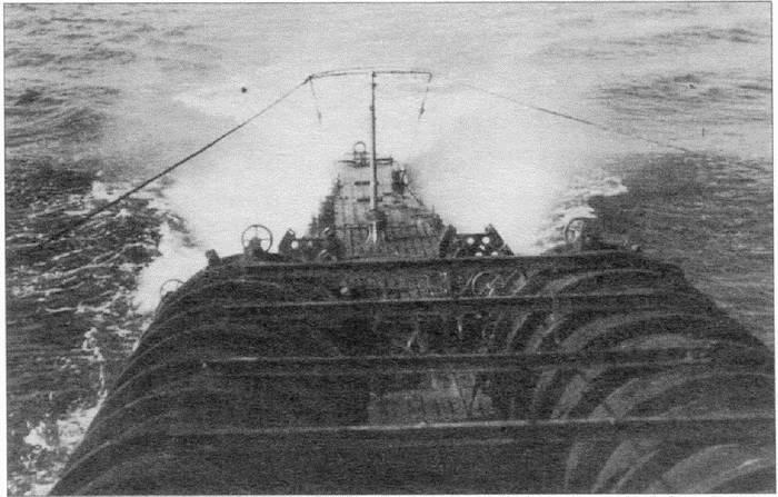 Контейнеры с Кайтенна палубе японской подводной лодки Крейсер - фото 95