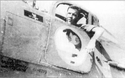 Лейтенант Том Линч в кабине истребителя P39D с серийным номером 416733 из - фото 16