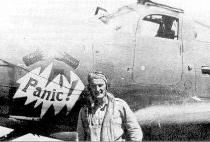 Лейтенант Дон Джонс из 80й эскадрильи позирует ни фоне истребителя P39D 2 с - фото 20