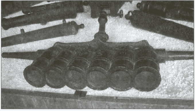 6ствольная медная пушка отлитая в 1689 г в Венеции Стамбул Военный музей - фото 124