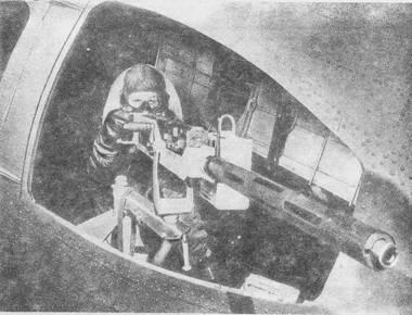 Бортовая пулеметная турель самолет В17С Размещение стрелков бортовых - фото 11