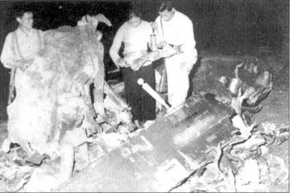 Пропагандистский снимок обломков Тандерчифа капитана Роберта Кули сбитого 14 - фото 10