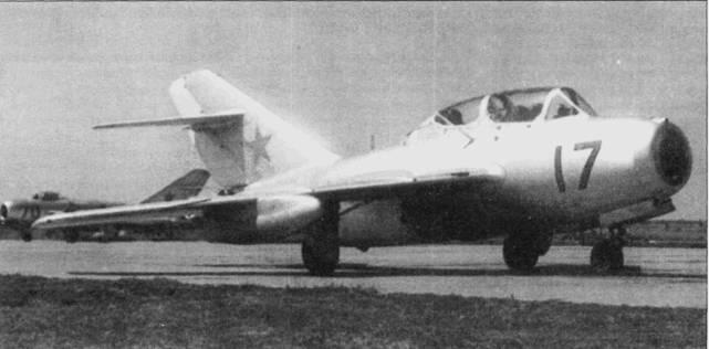На аэродроме Кущевская вьетнамцы осваивали реактивную технику самолеты МиГ - фото 11