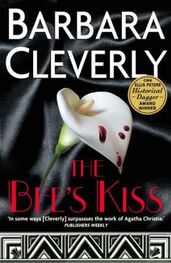 Barbara Cleverly: The Bee's kiss