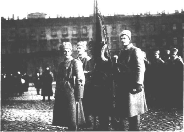 Коммунистический батальон перед отправкой на Южный фронт 1919 г На фотографии - фото 2