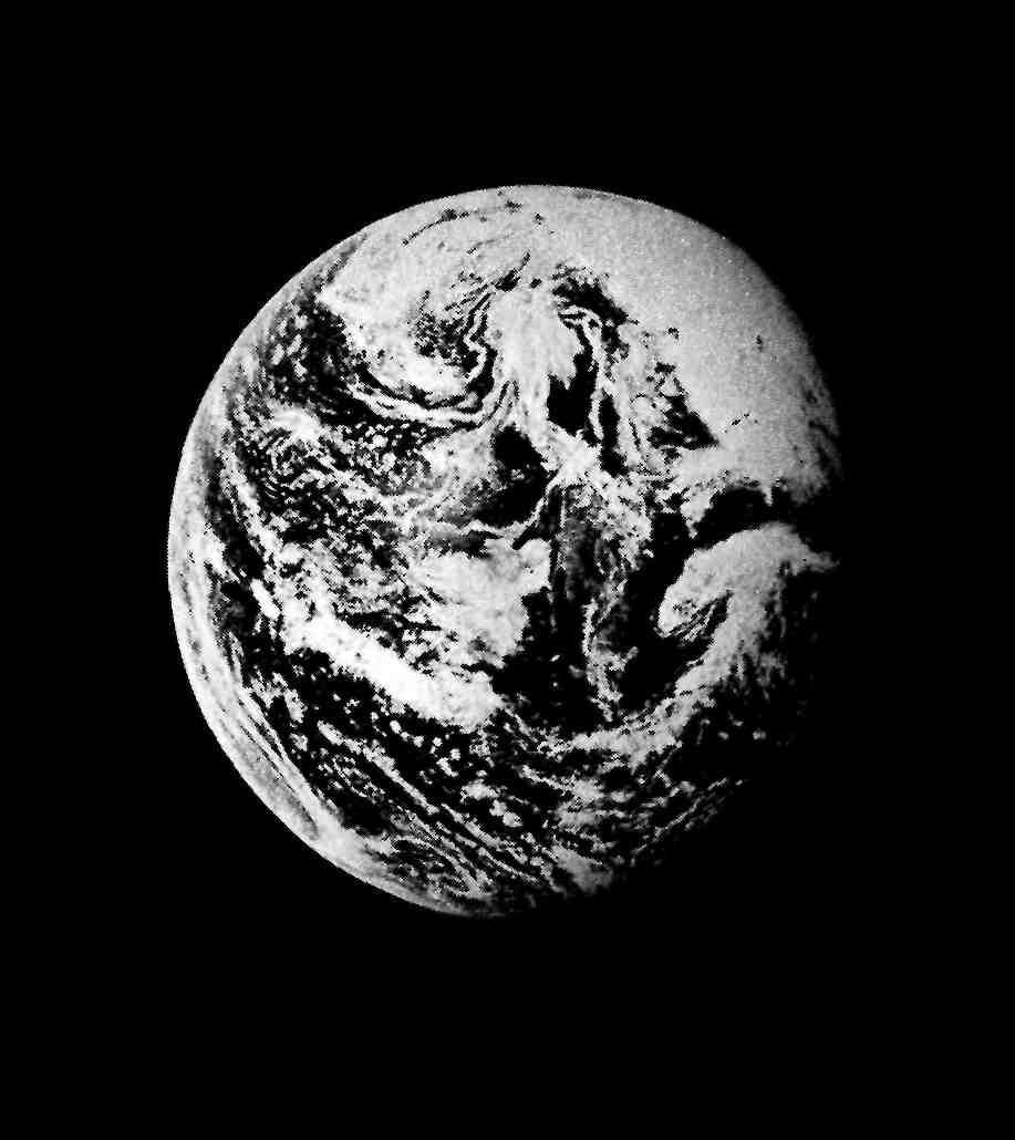 Blick auf die volle Erde aus 400 000 km Entfernung aufgenommen von den - фото 3