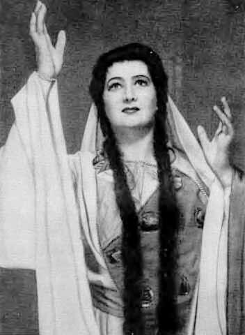 Солистка пражского Национального театра Мария Подвалова в роли Либуше 1945 - фото 24