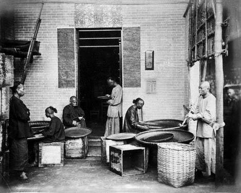 Сушка чая в Китае фото 1860 г Корабли с опиумом в Линьтине 1824 г С - фото 22