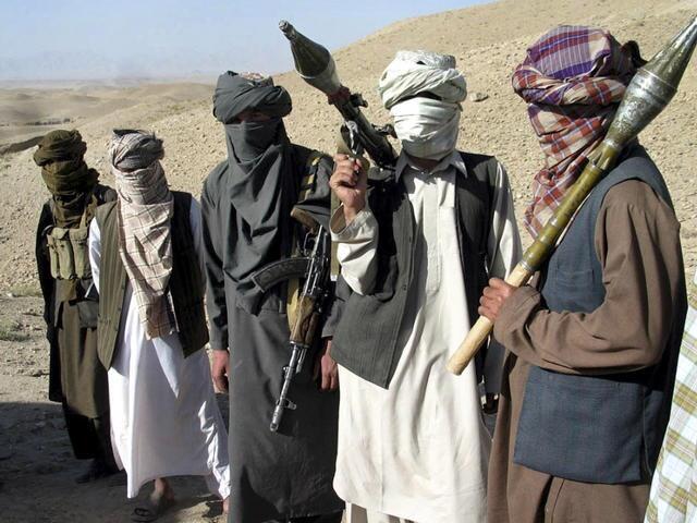 патруль Талибана В качестве мере безопасности Виски 22 избегали деревень - фото 6