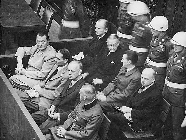 Нюрнбергский процесс Г Геринг Р Гесс И фон Риббентроп 1946 г Генерал - фото 16
