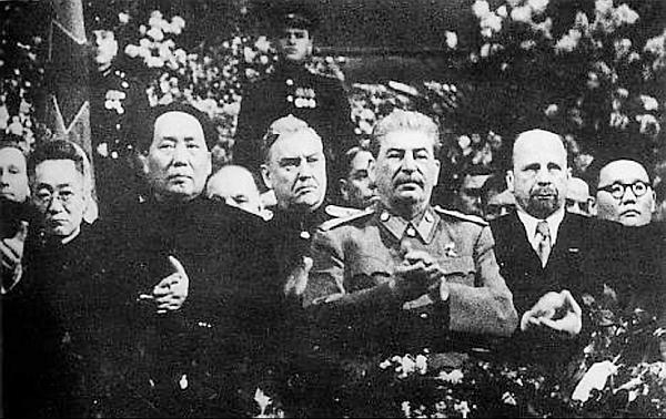 Сталин и Мао Цзэдун 21 декабря 1949 г Гвардии генерал лейтенант авиации - фото 20