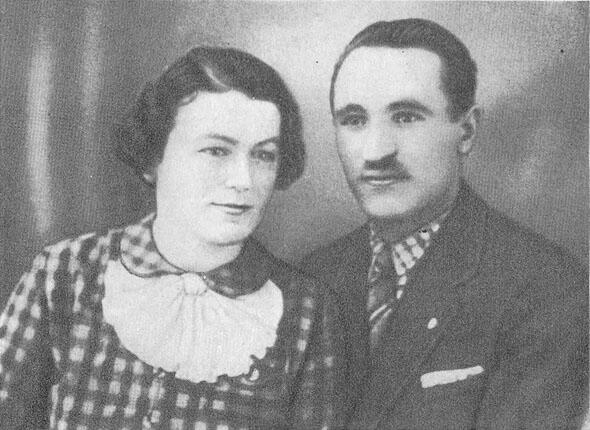 6 Ірина Вільде із сином Яремою 30і рр 7 Ірина Вільде 50і рр 8 - фото 5