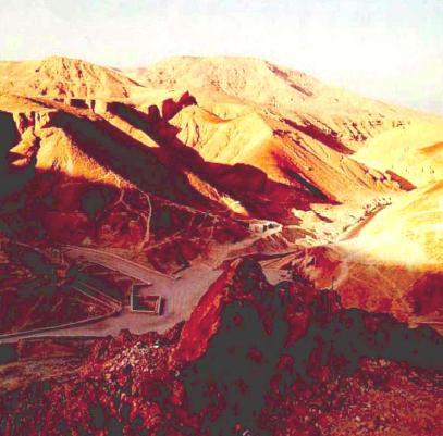 Внизу Долина царей близ Луксора спрятанное кладбище фараонов Нового царства - фото 28