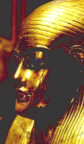 Золотая маска Йюйи отца царицы Тип 18 династии Гробница Йюйи и его жены Туйи - фото 30