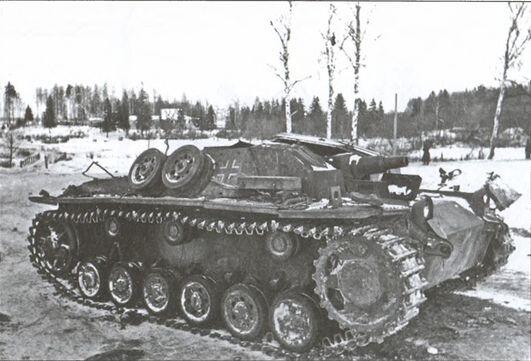 Брошенное немцами штурмовое орудие StuG III Калининский фронт март 1942 года - фото 28