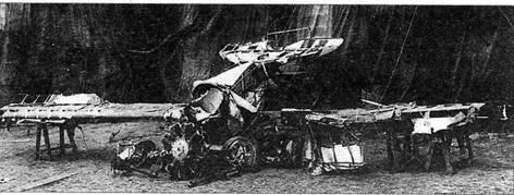 Обломки самолёта Рихтгофена на аэродроме 3й эскадрильи AFC Сувениры с - фото 16