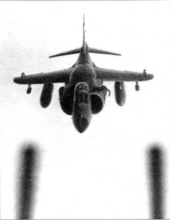 Палубный истребитель вертикального взлёта и посадки Хоукер Си Хэрриер FRS3 - фото 75