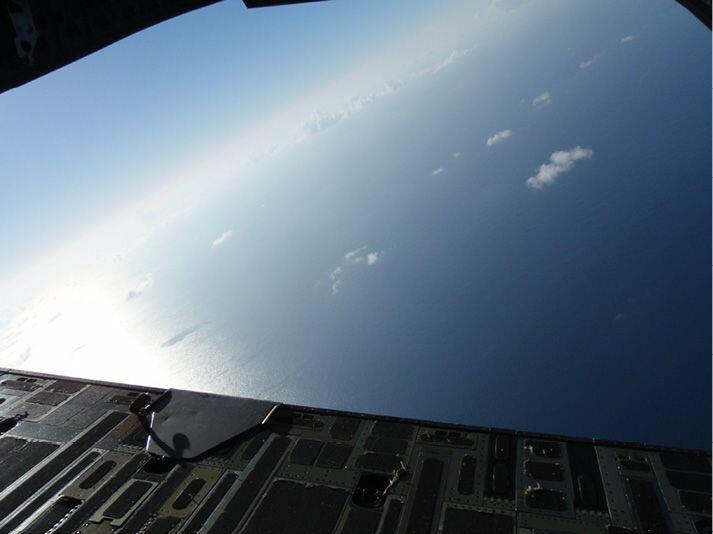 The open ramp of our C17 moments before we jumped into the Indian Ocean on the - фото 30