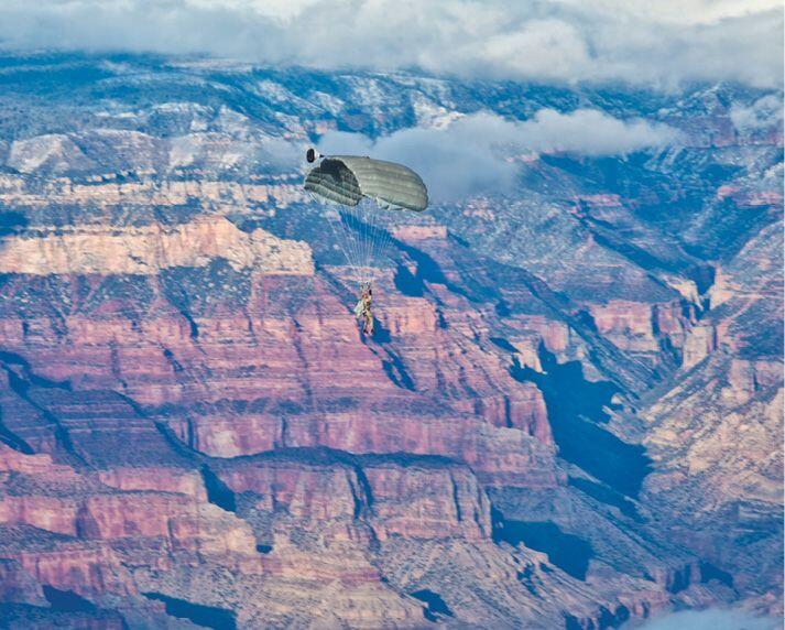 HAHO training over the Grand Canyon Members of DEVGRU coming in to land - фото 31