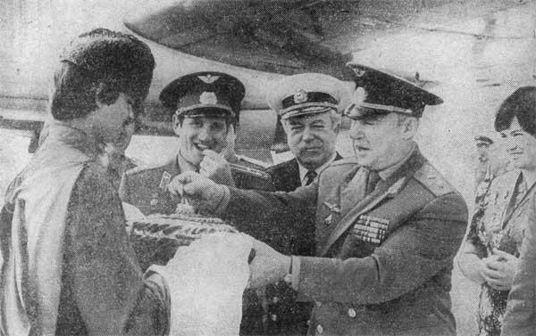 Хлебомсолью встретила трудовая Кубань в сентябре 1980 года участников - фото 38