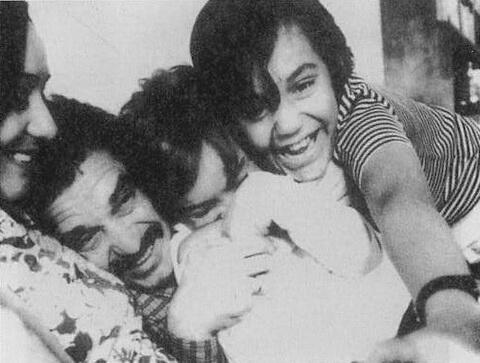 Гарсия Маркес и его жена Мерседес 1978 Пабло Неруда и Гарсия Маркес - фото 7