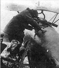 Взлетает Манфред фон Рихтгофен Снизившись до высоты 1200 м с 2800 и решив - фото 6