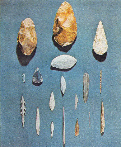 Орудия труда и инструменты эпохи палеолита Бушмены демонстрируют как можно - фото 31