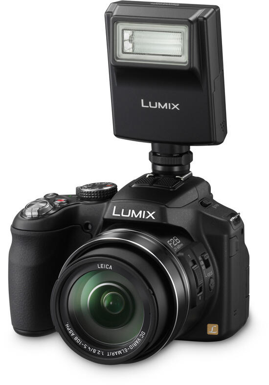 В этих фотоаппаратах применяется ультраширокоугольный 25 мм объектив LEICA DC - фото 6