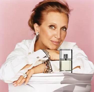DANIELLE STEEL has been hailed as one of the worlds most popular authors with - фото 2