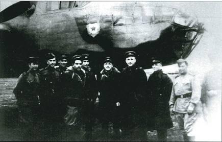 В Гордиловский седьмой слева Аэродром Мелец Польша апрель 1945 г - фото 7