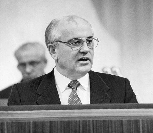 Горбачев Михаил Сергеевич Генеральный секретарь ЦК КПСС 19851990 Президент - фото 1