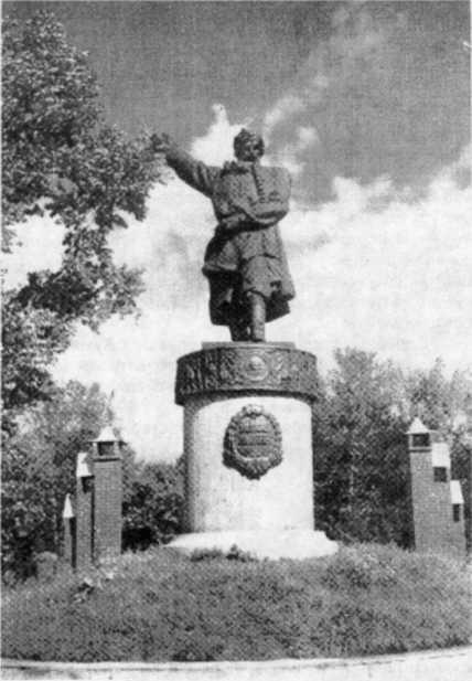 Памятник Кузьме Минину в г Балахне Скульптор Александр Иванович Колобов 1943 - фото 2