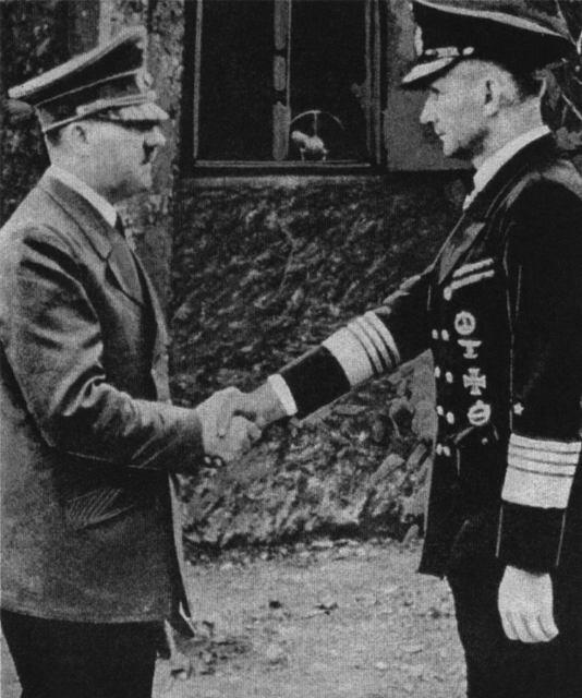 Гитлер назначил своим преемником командующего флотом адмирала Карла Дёница - фото 53