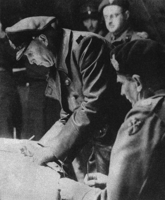 4 мая 1945 года генераладмирал Ганс фон Фридебург подписал первый акт о - фото 54