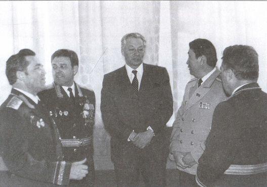 Министр общественной безопасности МНР Жамсранжав и мои коллеги на приеме - фото 21